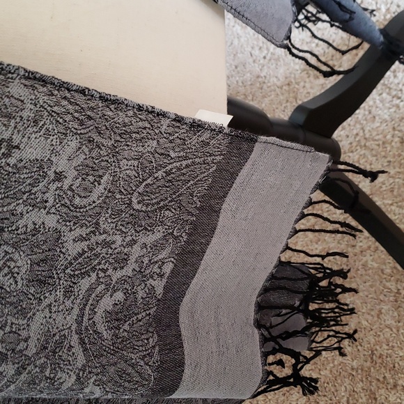 Gray Paisley Charm's Scarf - Picture 3 of 9